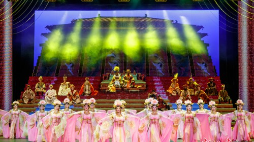 一舞傾城 芳華映流年——經典舞劇《絲路花雨》的“生命力密..